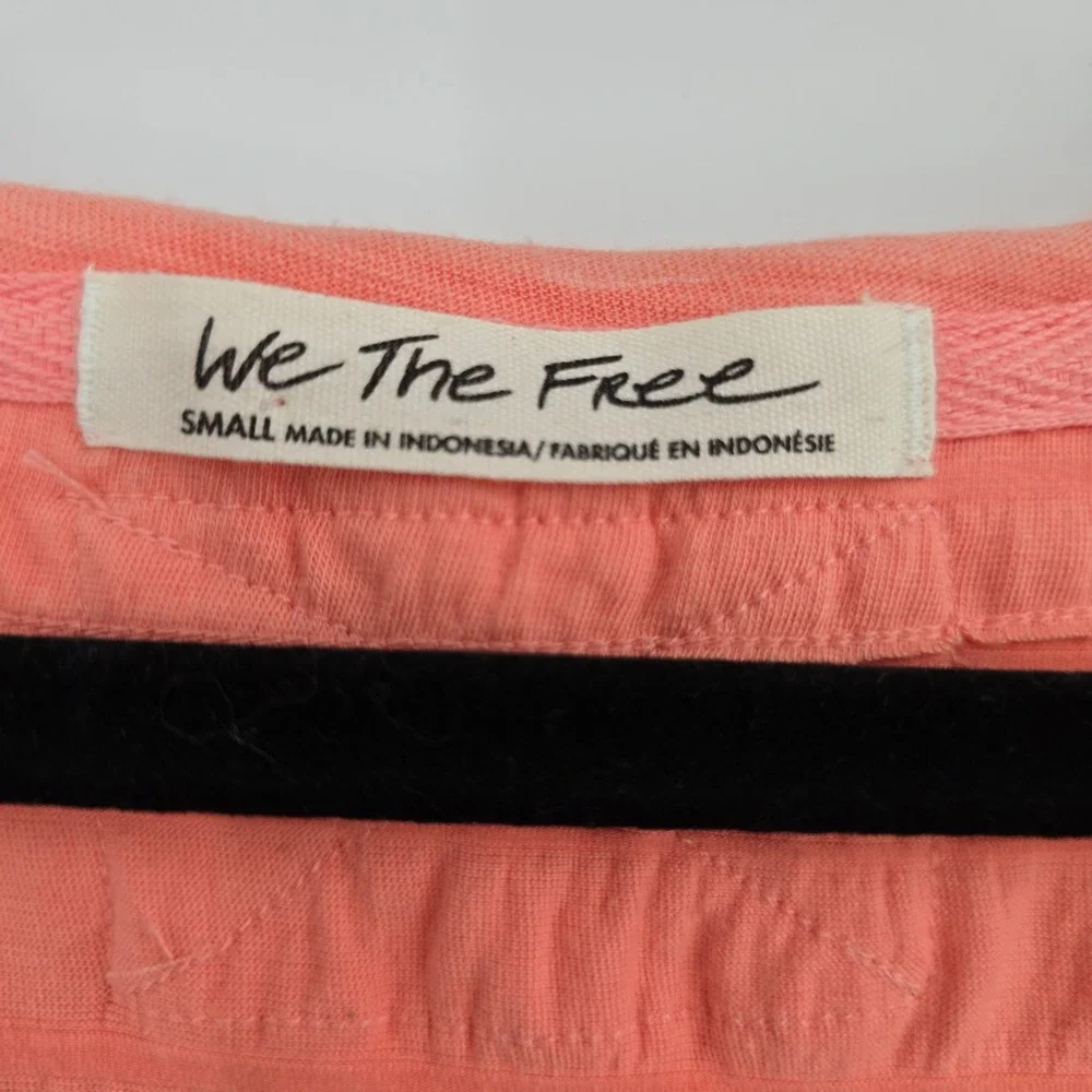 We The Free Free People Coral Pink Smocked Puff Sleeve V-Neck Top Size Small‎